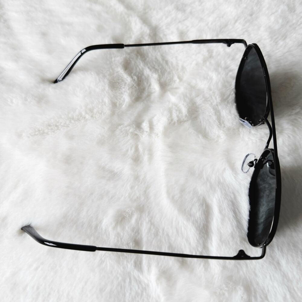Lara Black Polarized Sunglasses - Picture 7 of 10